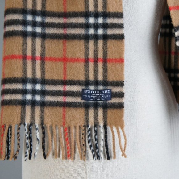 Burberry Cashmere & Wool Classic Scarf - Picture 4 of 12